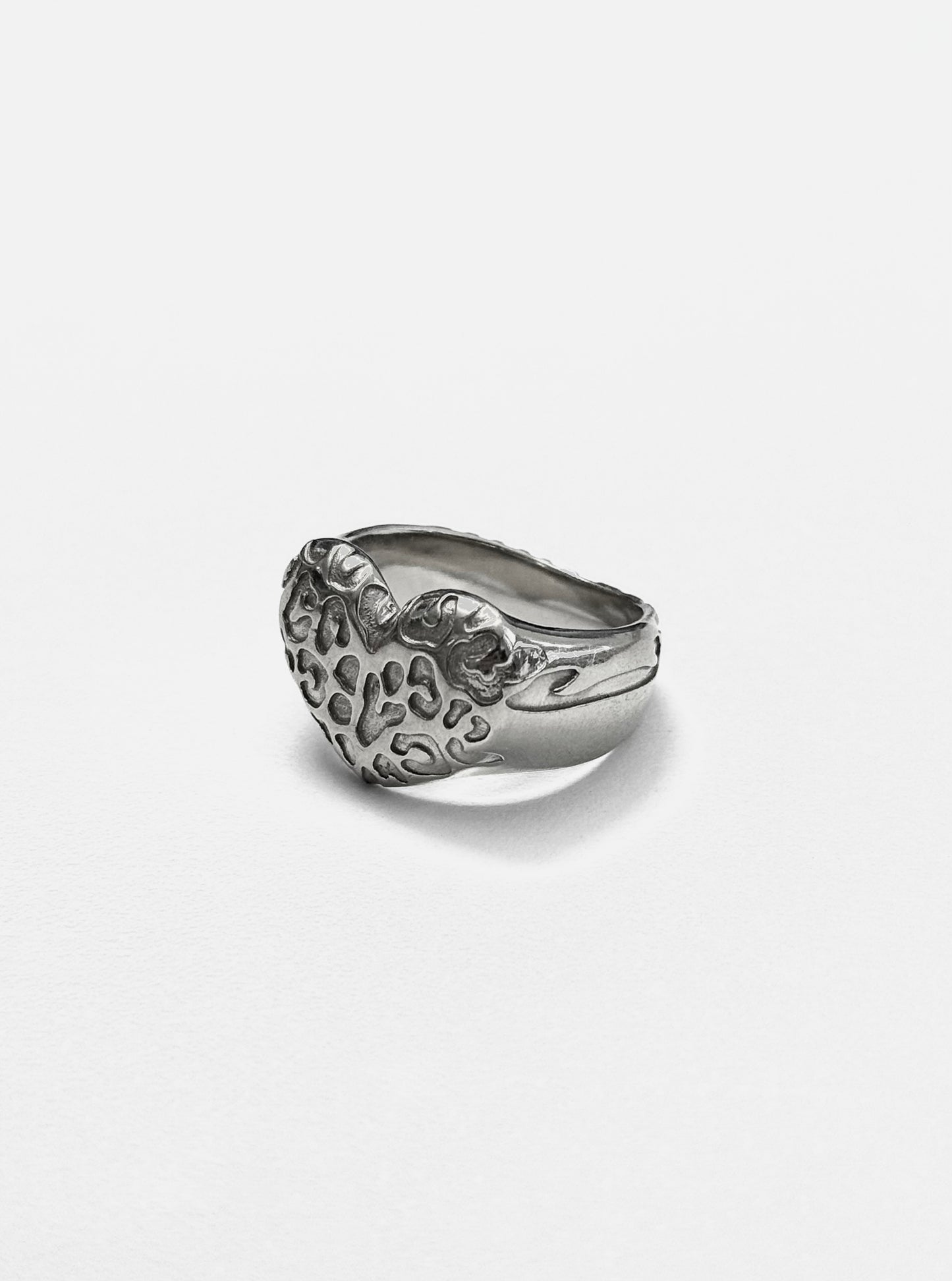 Leo Ring